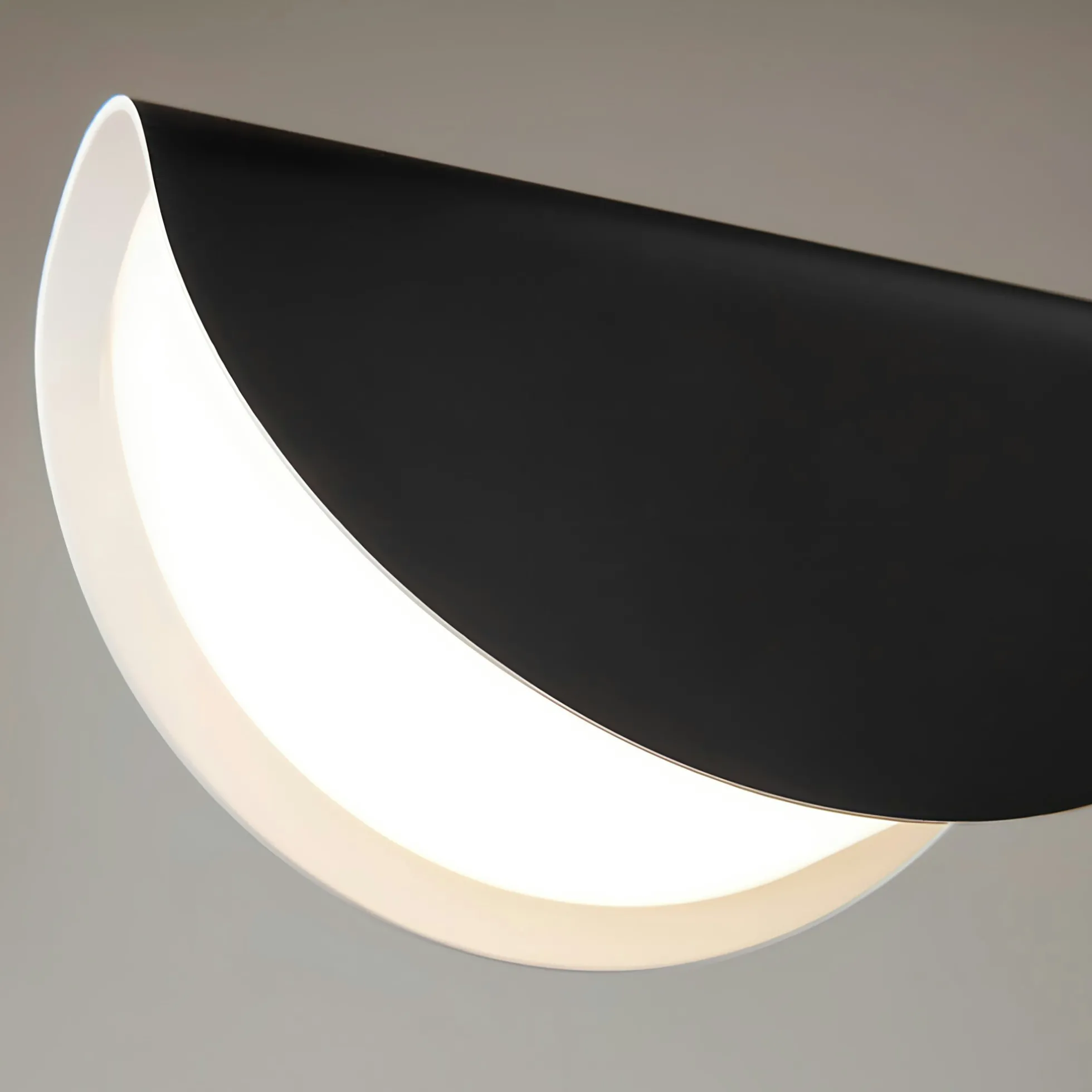 Lampadaire design noir - abat jour plié, interrupteur LENORE