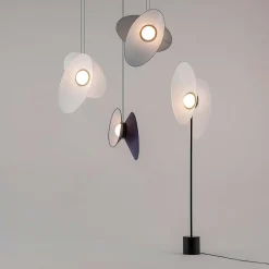 Lampadaire salon design – abat-jour blancs orientables JUNO