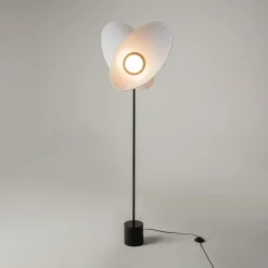 Lampadaire salon design – abat-jour blancs orientables JUNO