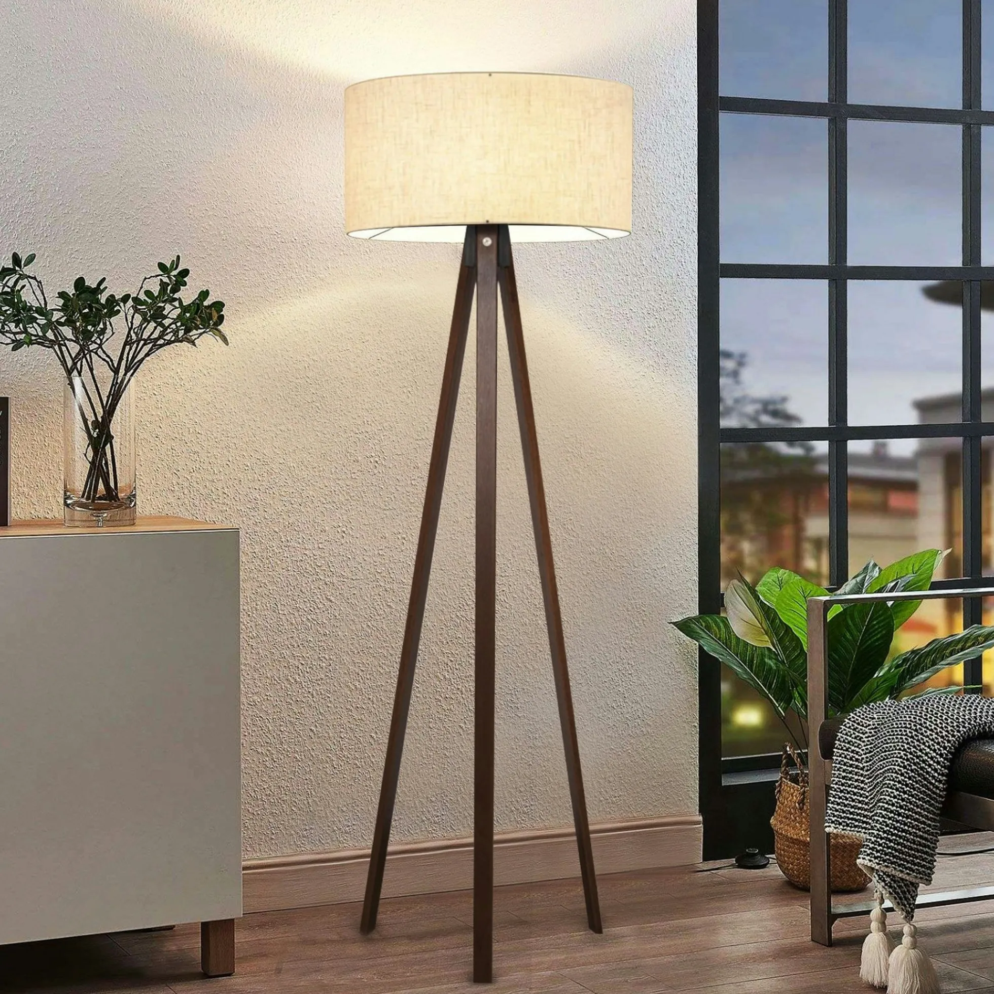Lampadaire trépied effet bois brun, abat-jour beige KILIS