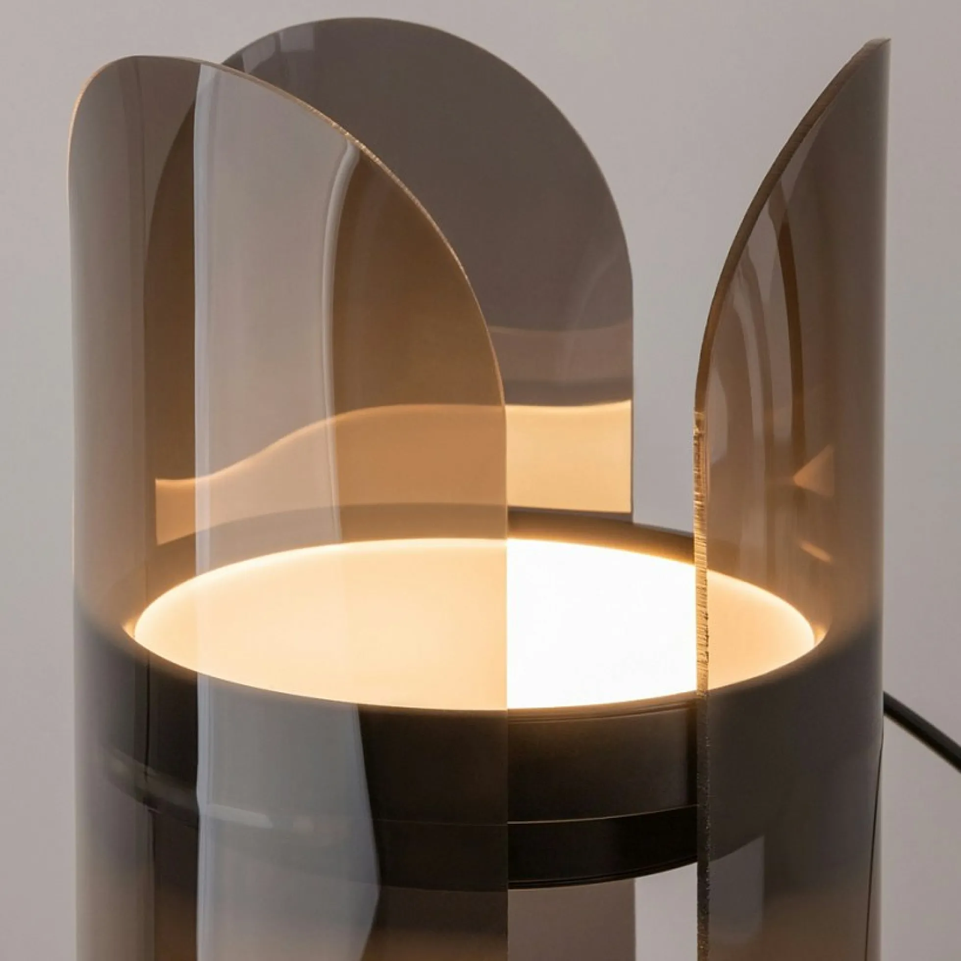 Lampe de chevet moderne en verre fumé – forme corolle ELY