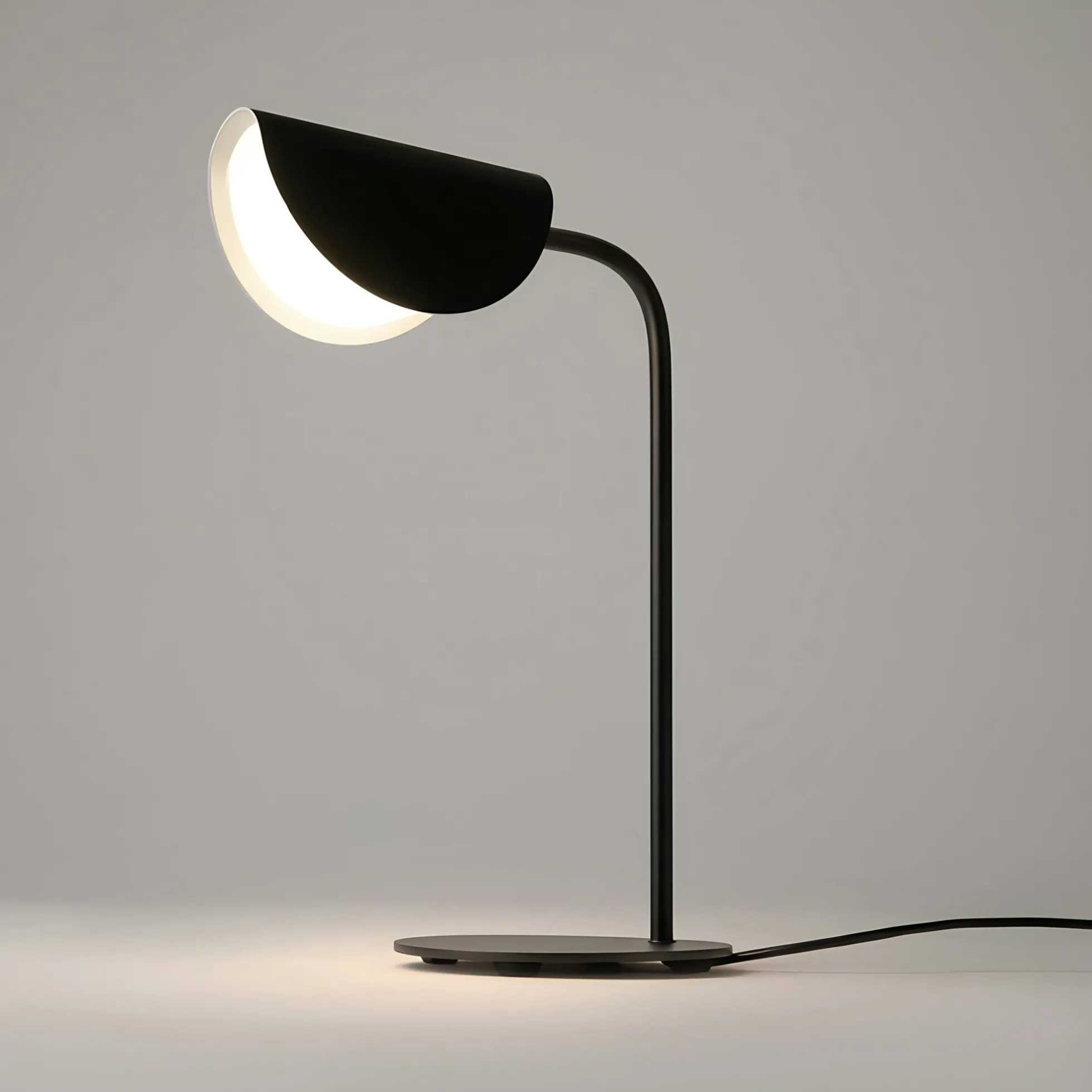 Lampe de chevet noire design - abat-jour plié LENORE