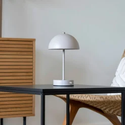 Lampe de table rechargeable en métal sable SILE