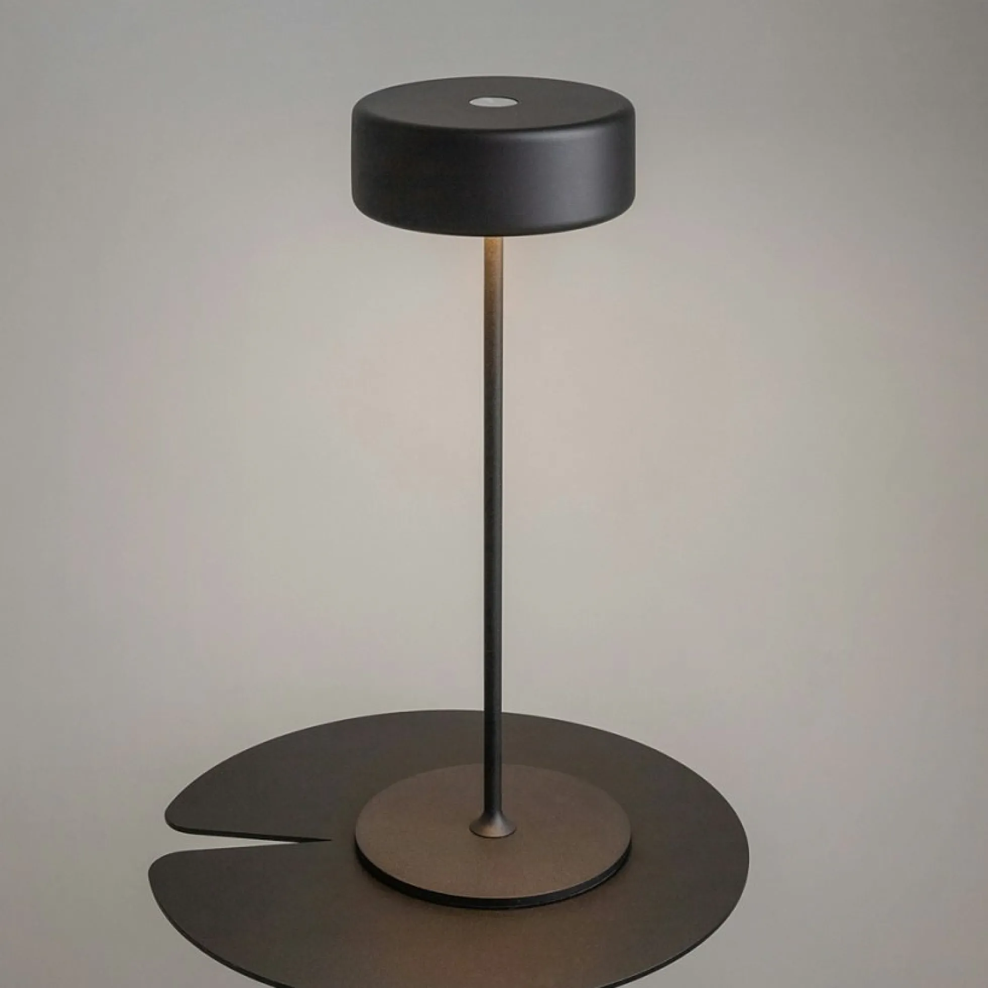 Lampe de table rechargeable noire - style design ALMA
