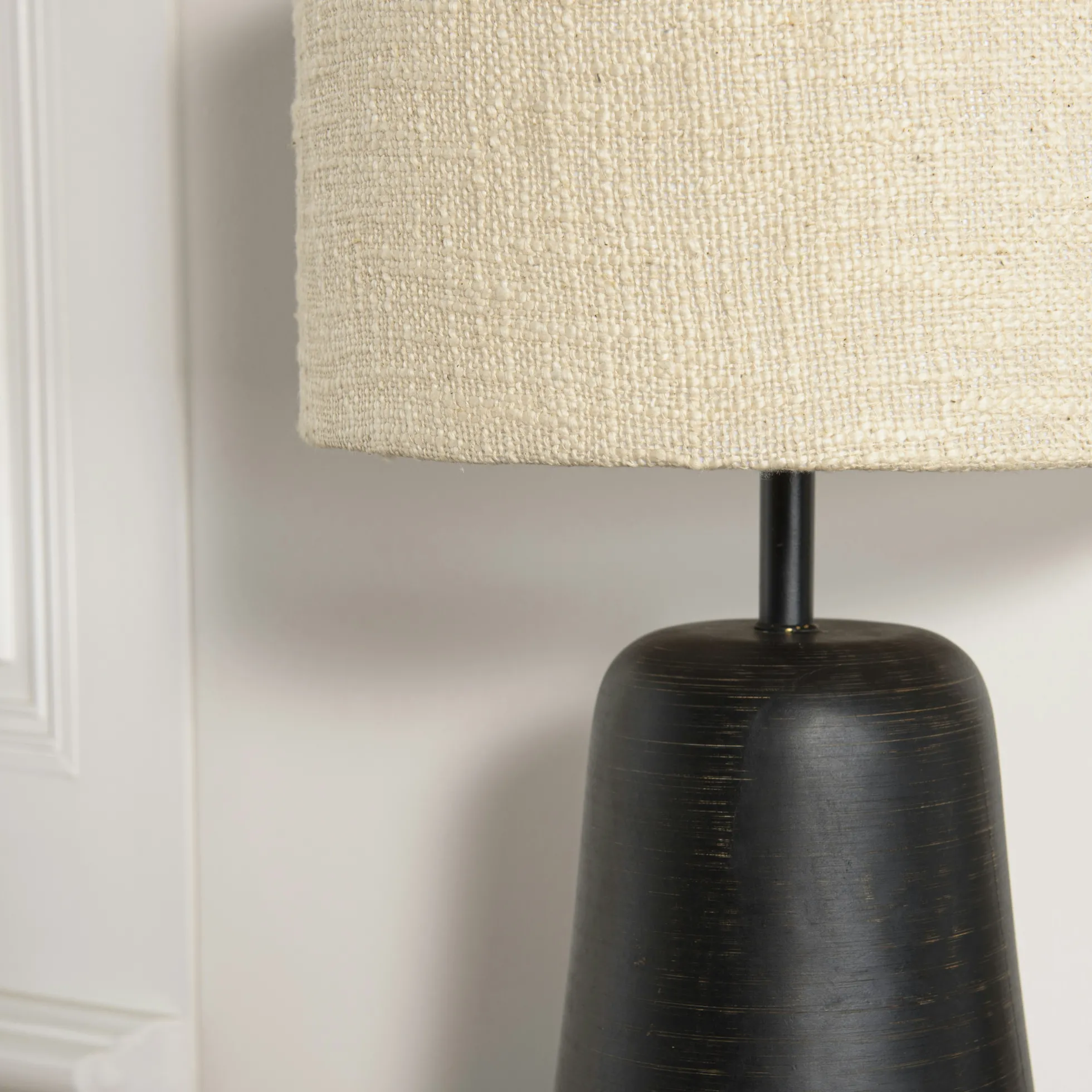 Lampe à poser manguier antique abat-jour en tissu beige TOSCA