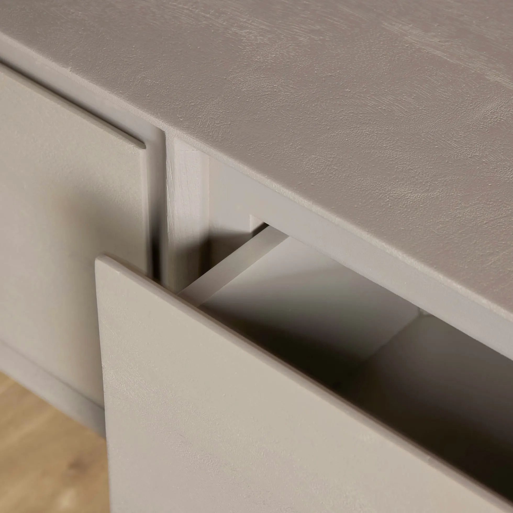 Long meuble TV suspendu bois taupe 3 tiroirs 1 niche 280 cm AERA