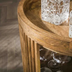 Meuble bar sur roulettes en bois de manguier strié CREEK