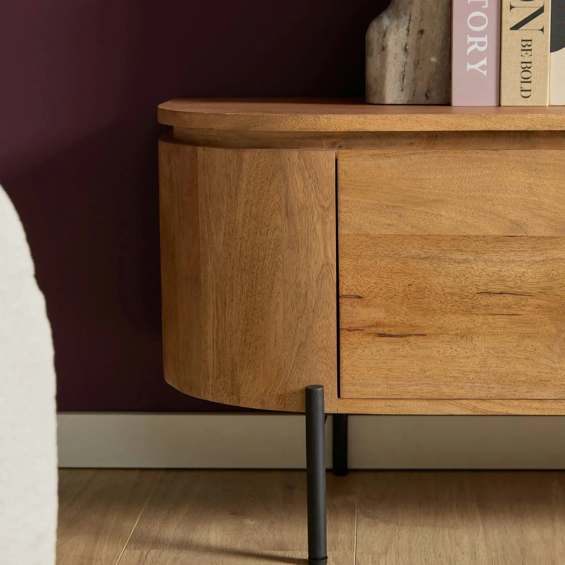 Meuble TV suspendu en bois, bords arrondis 200 cm AREZZO