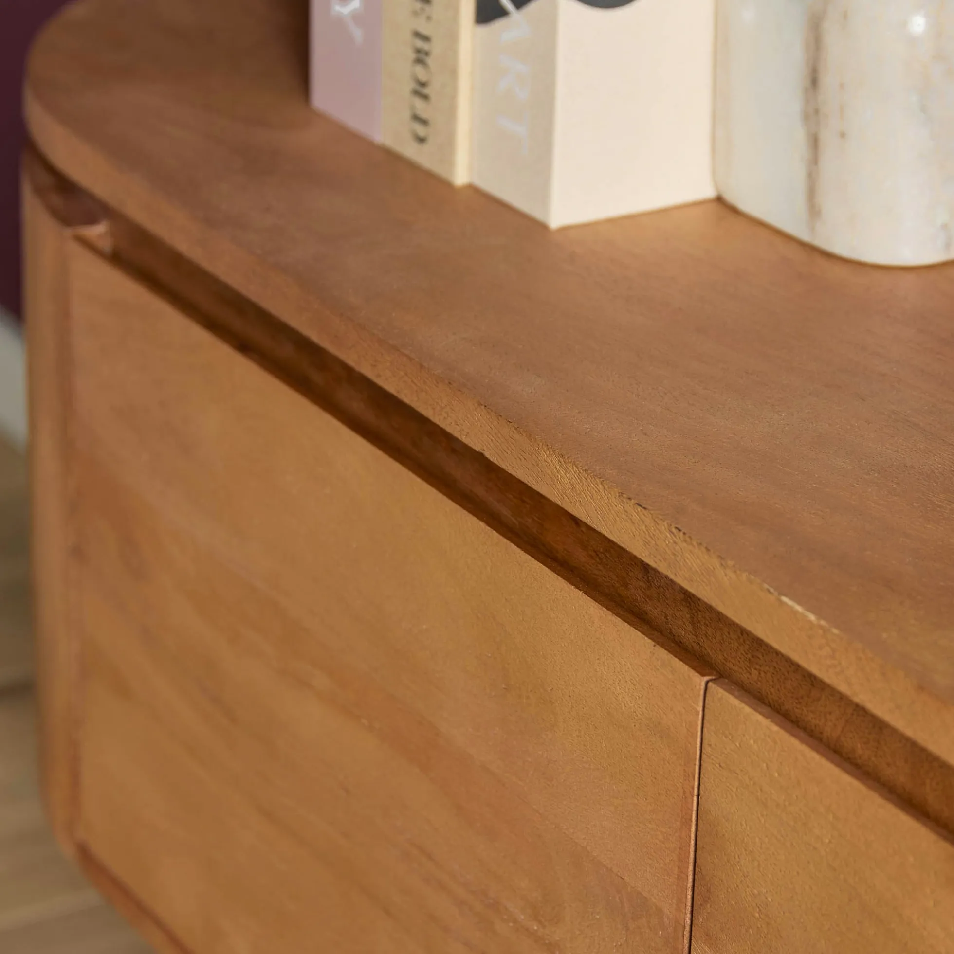 Meuble TV suspendu en bois, bords arrondis AREZZO