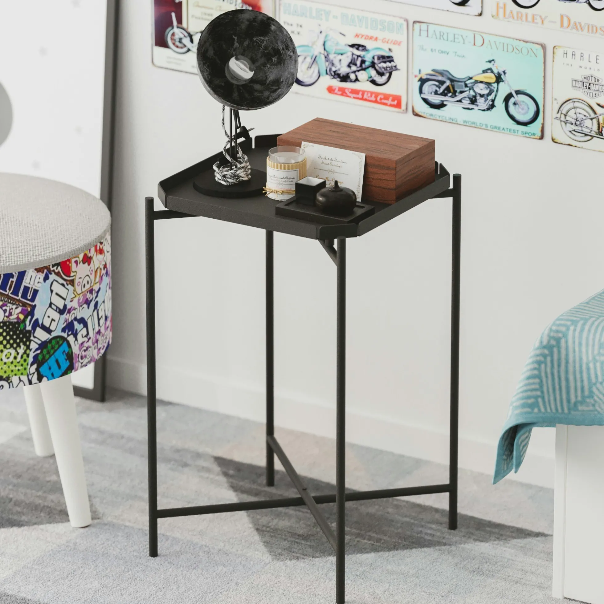 Petite table d’appoint noire carrée, pieds croisés SFAX
