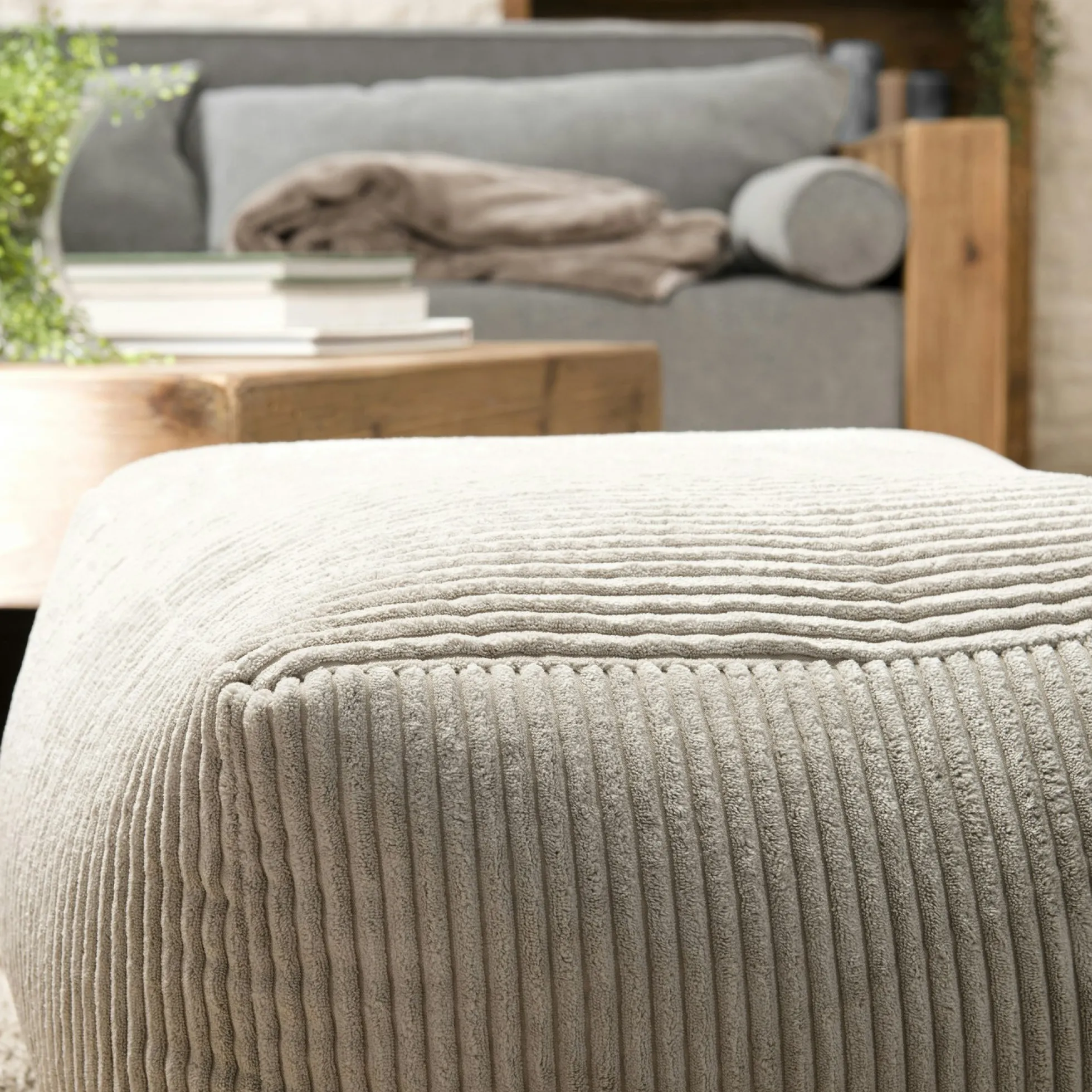 Pouf carré en velours côtelé gris perle TIM