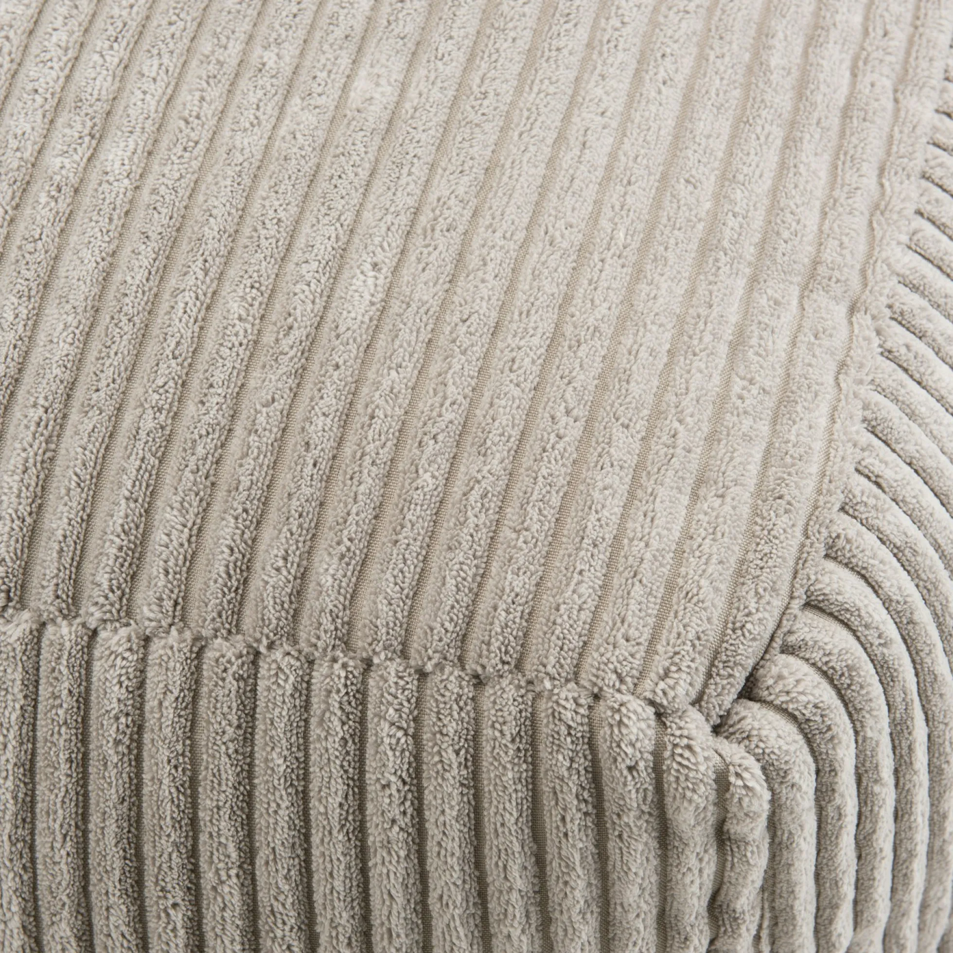 Pouf carré en velours côtelé gris perle TIM
