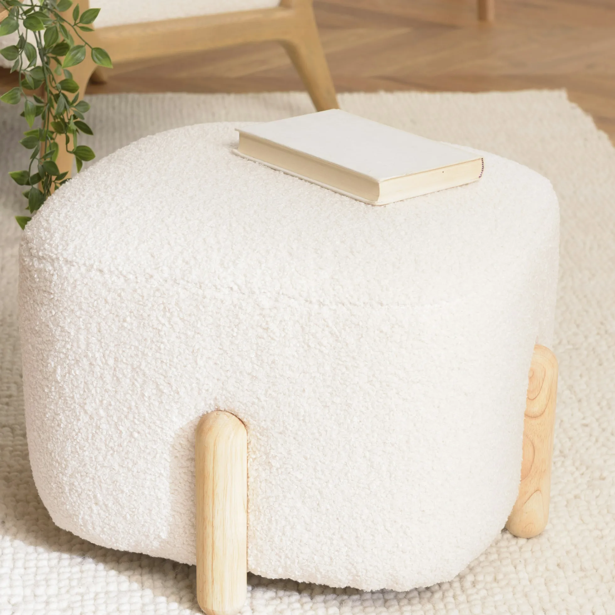 Pouf carré tissu bouclette écru pieds bois COLOMBUS