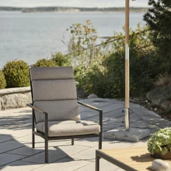 Salon de jardin en aluminium noir et teck (4 pièces) STOCKHOLM