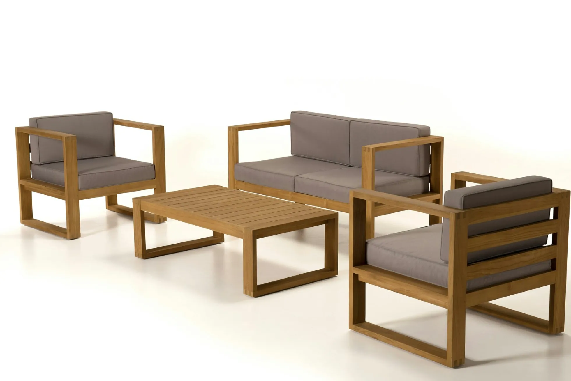 Salon de jardin en teck BERGEN (1 canapé 2 places, 2 fauteuils, 1 table basse)