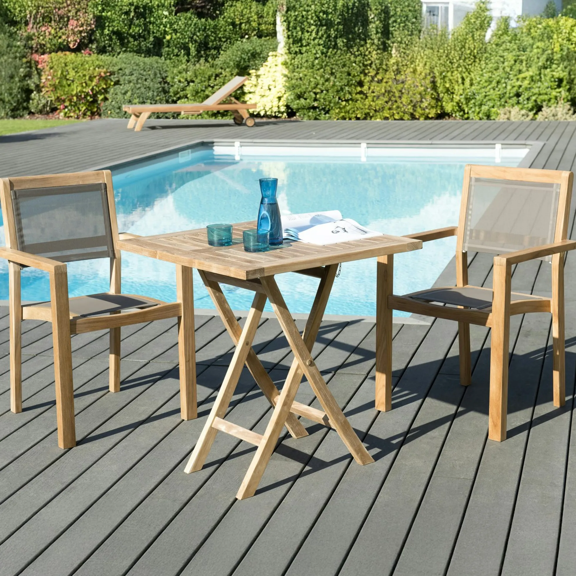 Salon de jardin 2 places en teck, 1 table + 2 fauteuils empilables SUMMER