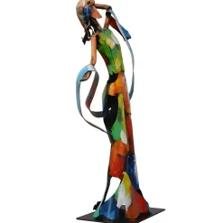 Statuette en métal peint femme