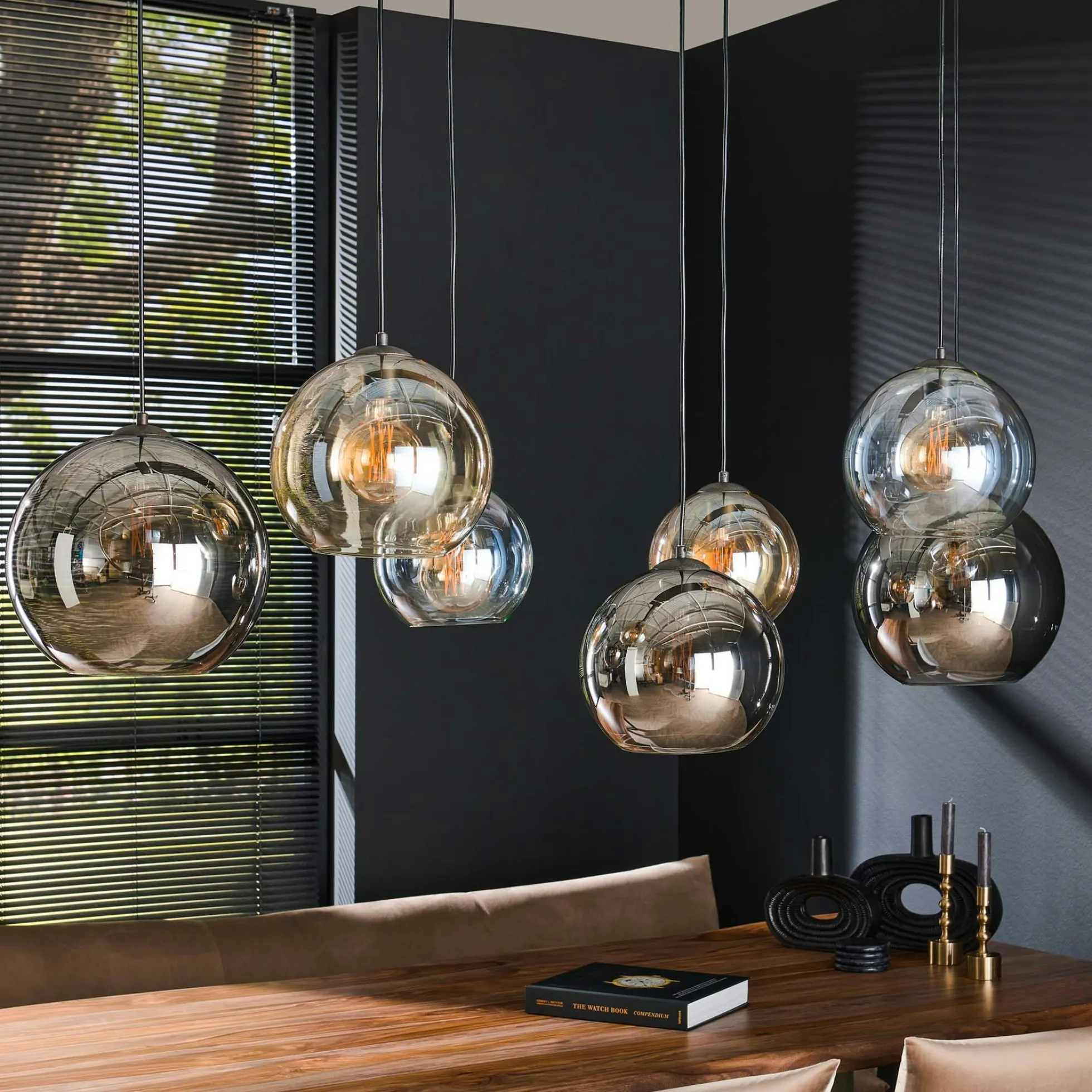 Suspension globe 7 lampes multicolores NOVA