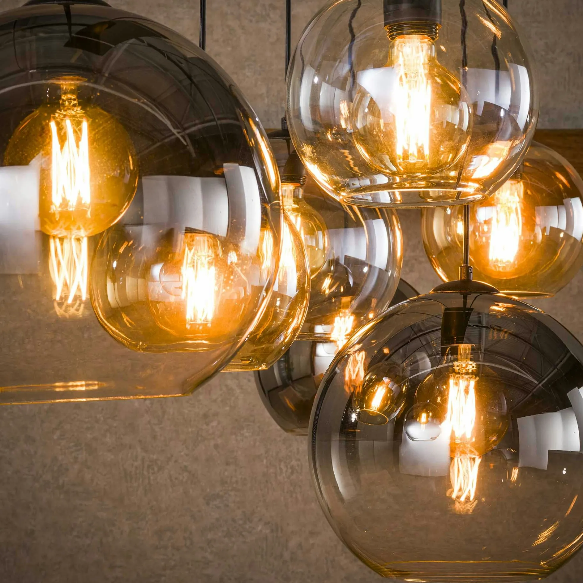 Suspension globe 7 lampes multicolores NOVA