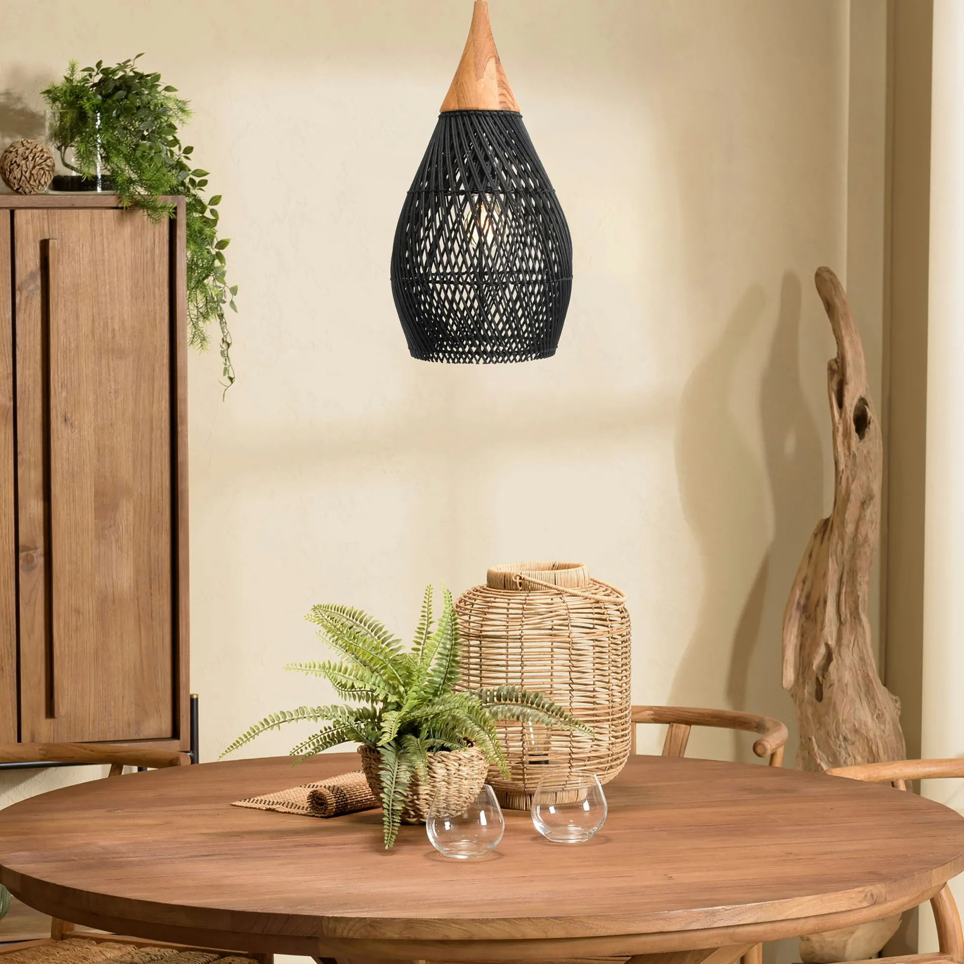 Suspension goutte 25x25cm en rotin couleur noire et teck FOLELLI