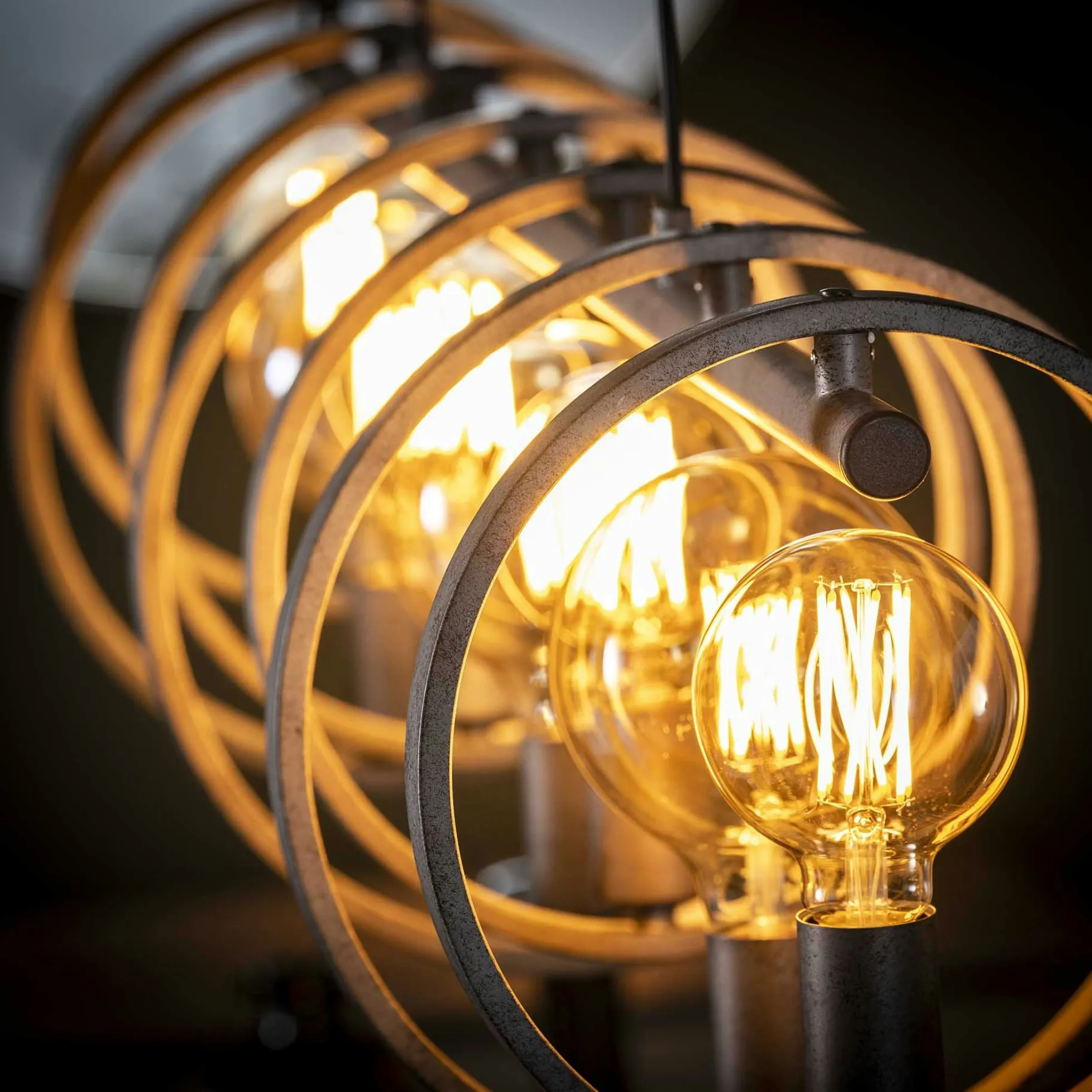 Suspension industrielle 7 lampes cercles finition argent vieilli RALF