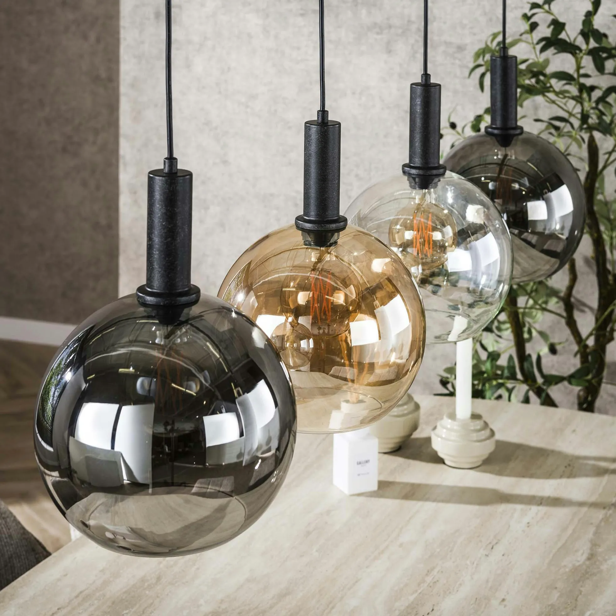 Suspension îlot cuisine 4 globes multicolores NOVA