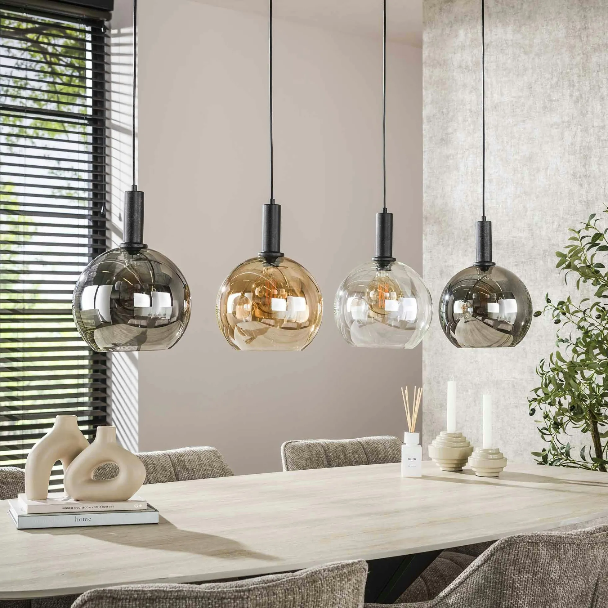 Suspension îlot cuisine 4 globes multicolores NOVA