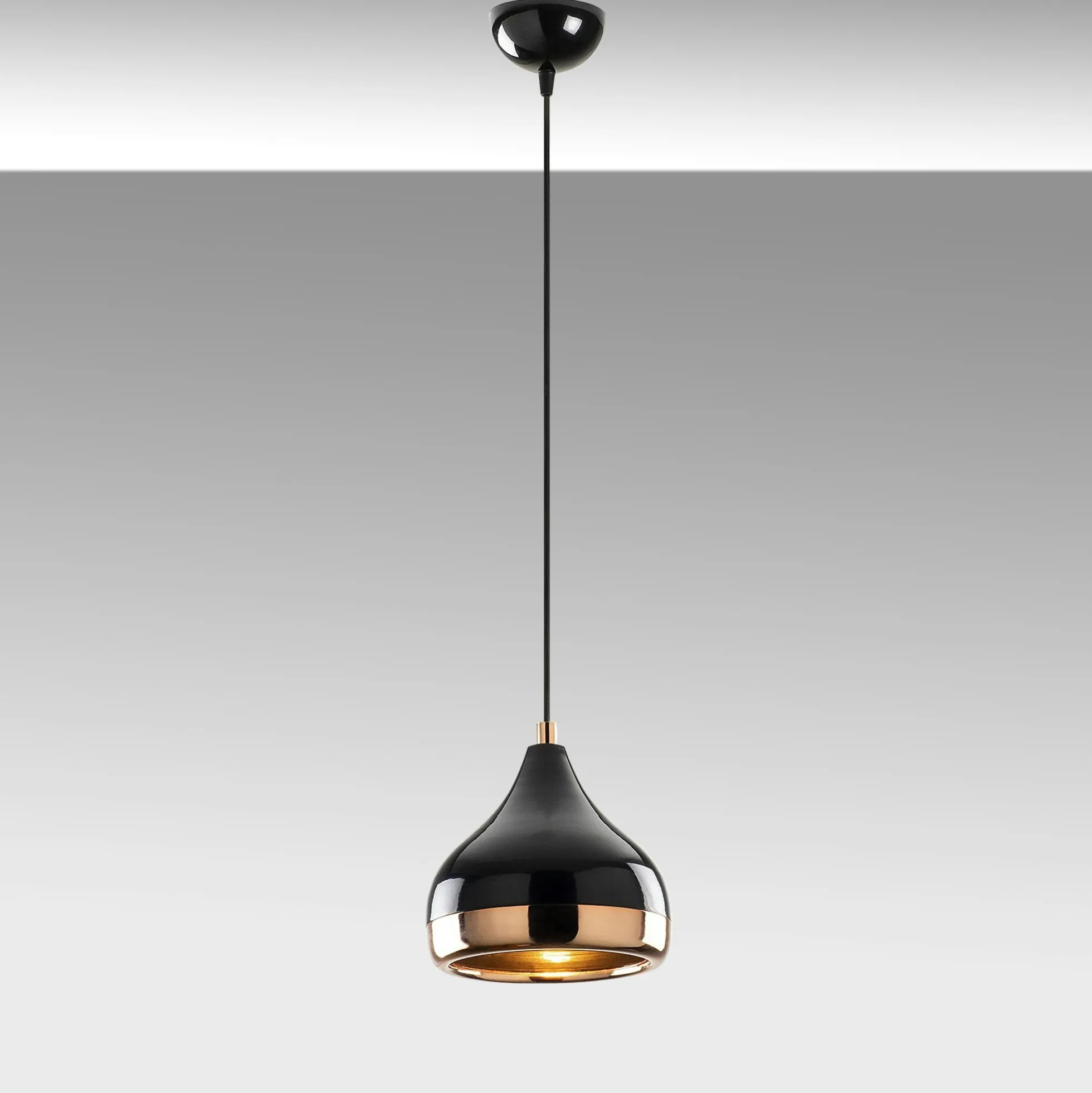 Suspension moderne laquée noire et cuivre, forme goutte SILE