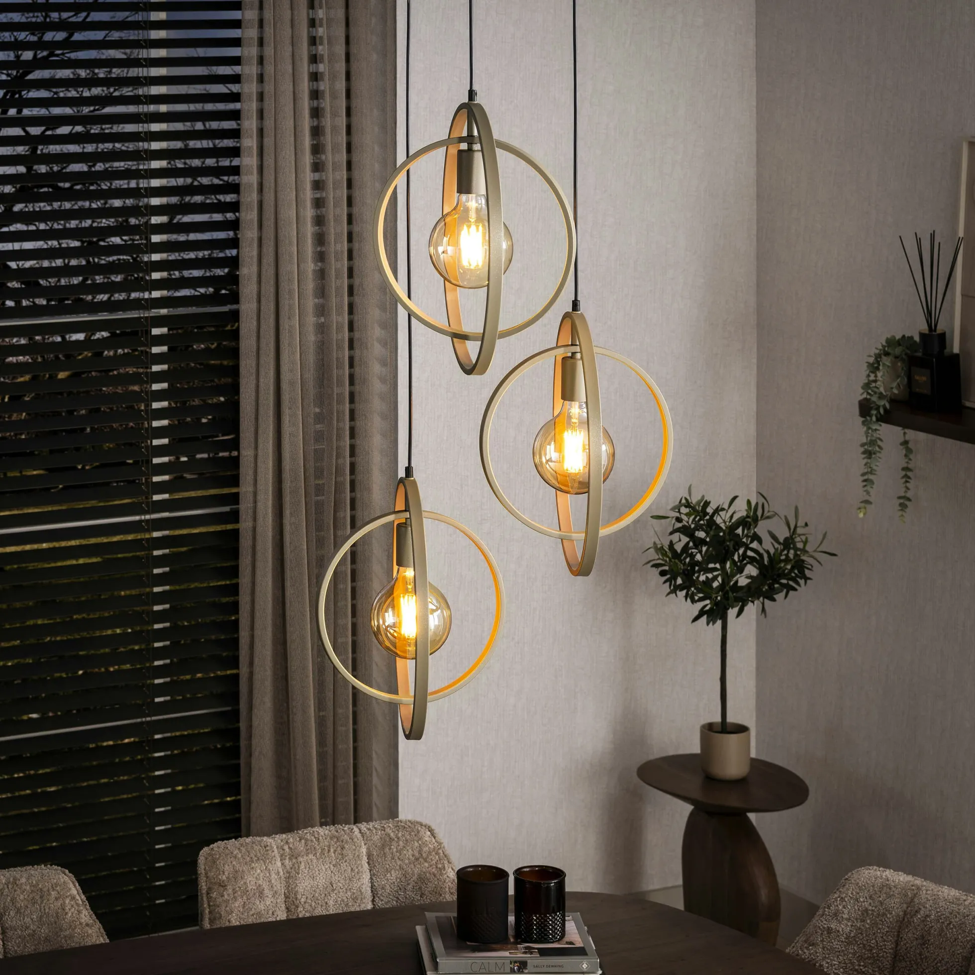Suspension multiple beige 3 anneaux pivotants TRIBECA