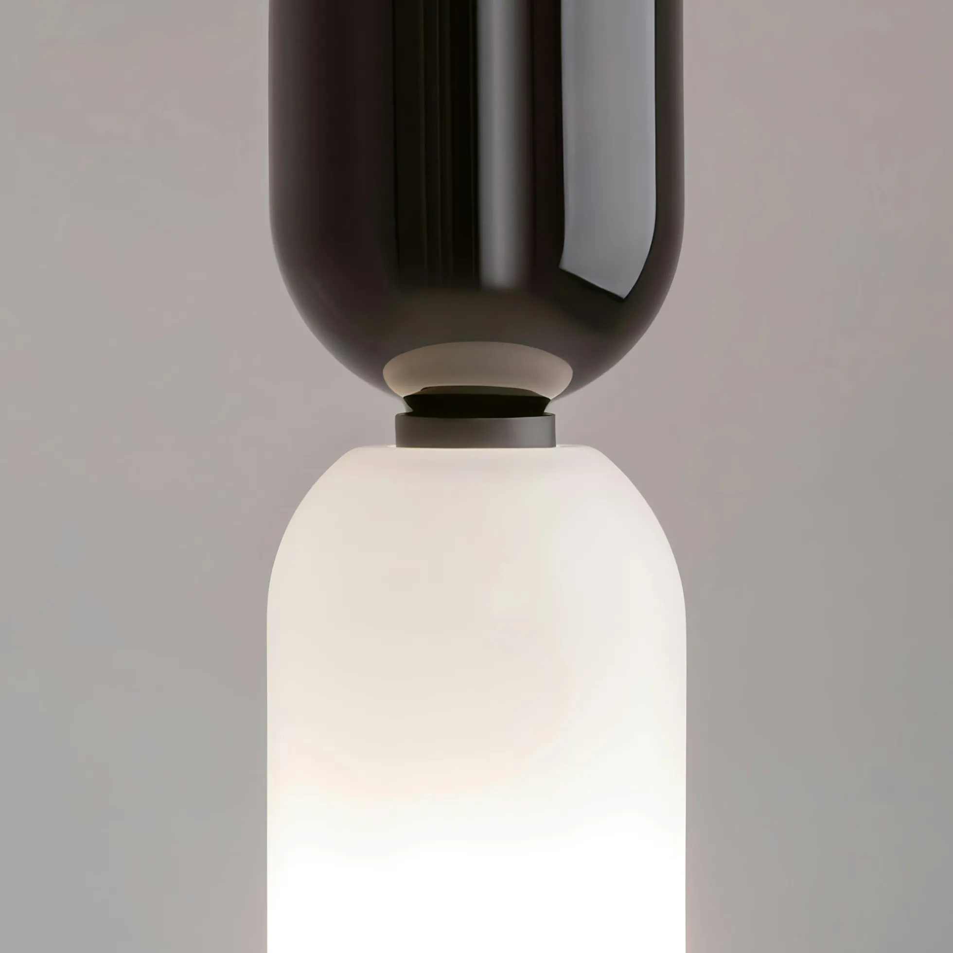 Suspension noire & blanche en verre - forme sablier WINDER