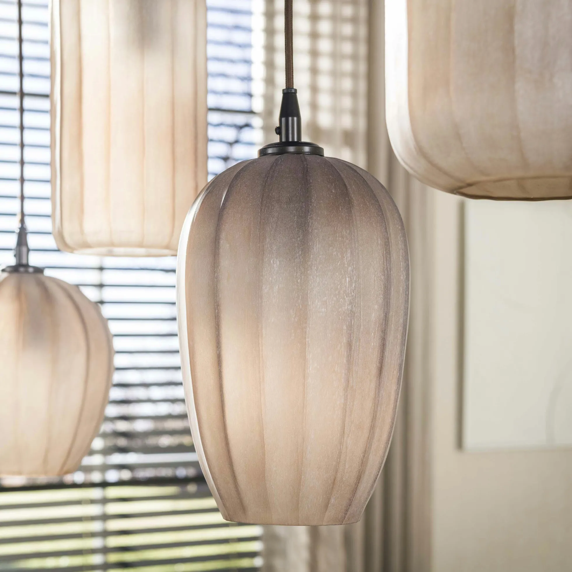 Suspension salle à manger verre brun dépoli 5 lampes NOVA