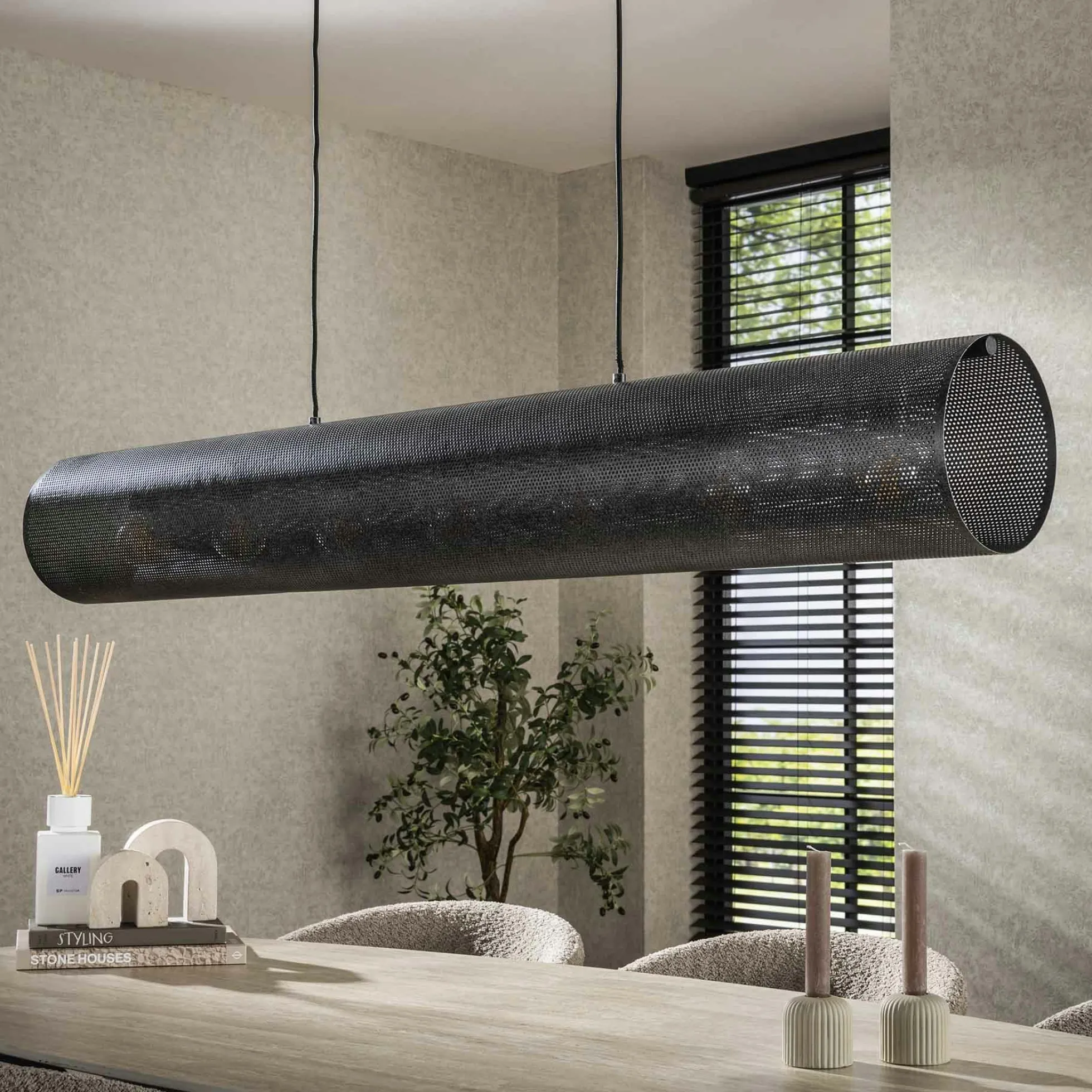 Suspension tube en métal noir perforé 7 lampes RALF
