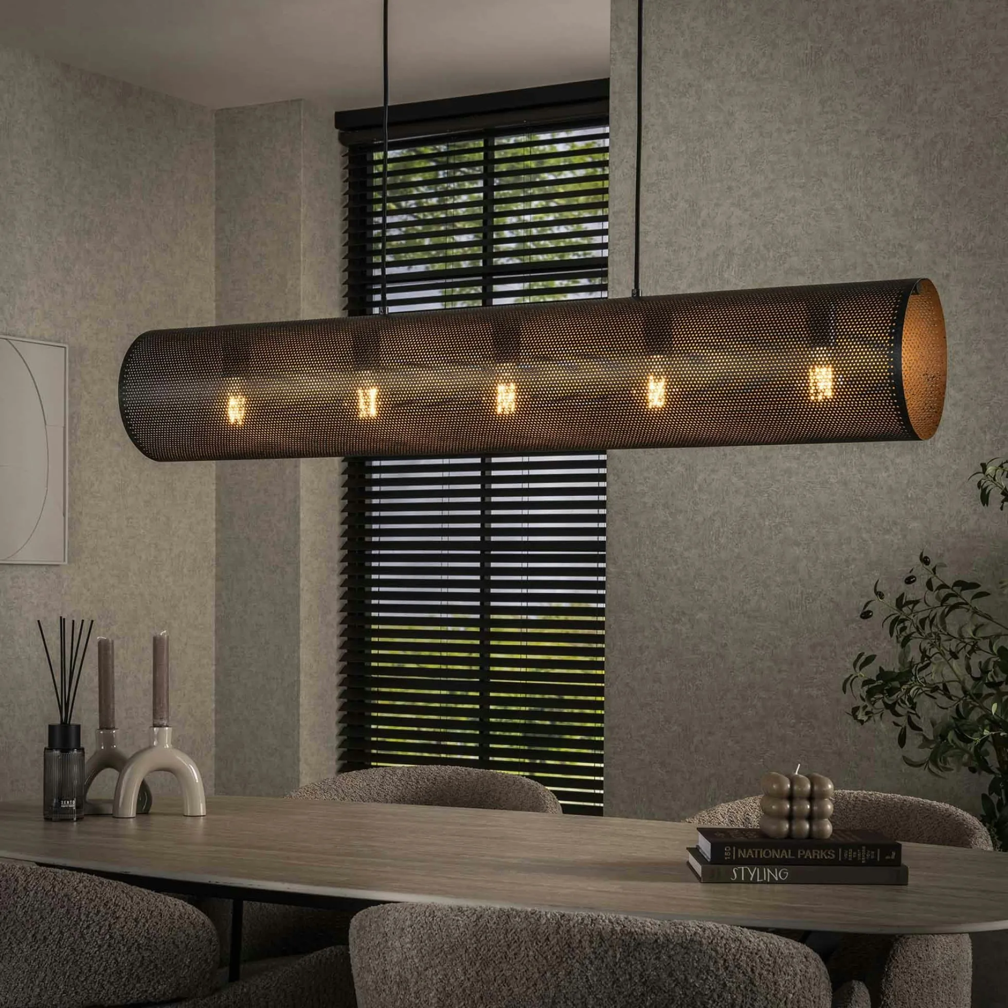 Suspension tube en métal noir perforé 5 lampes RALF