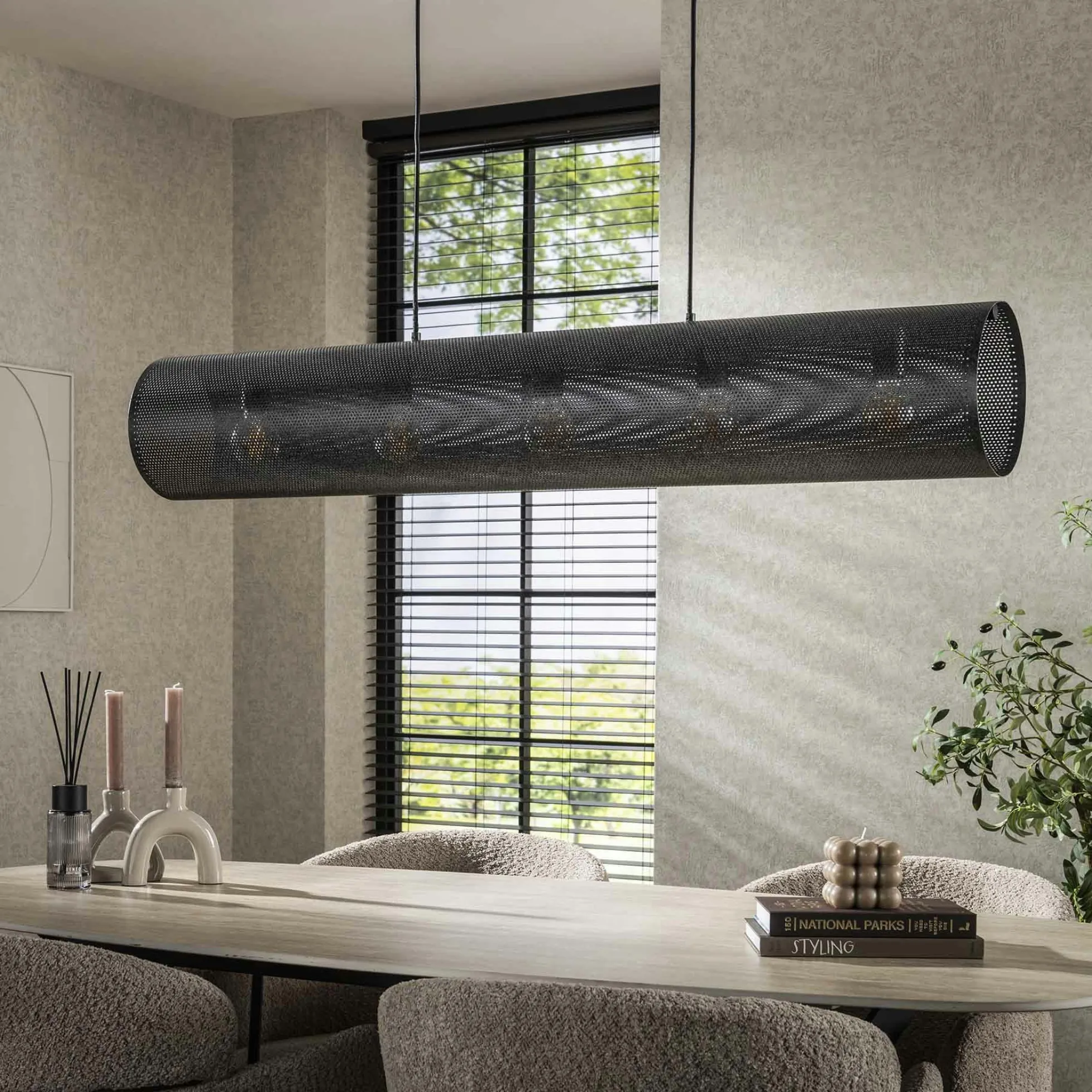 Suspension tube en métal noir perforé 5 lampes RALF