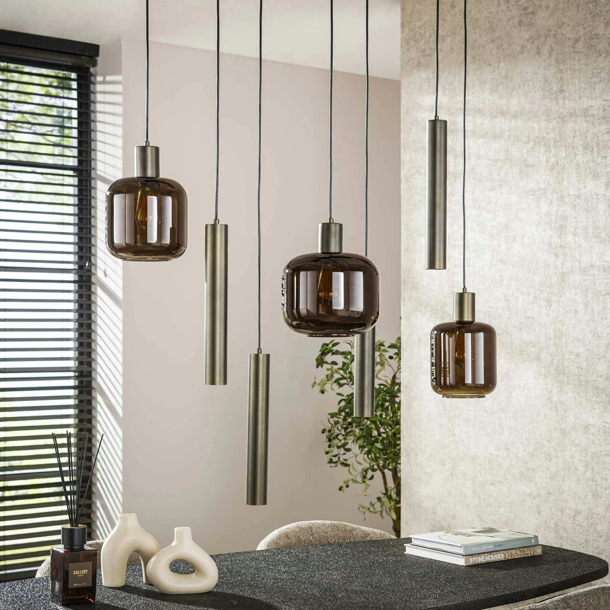 Suspension verre & métal – globes bruns + tubes bronze NOVA