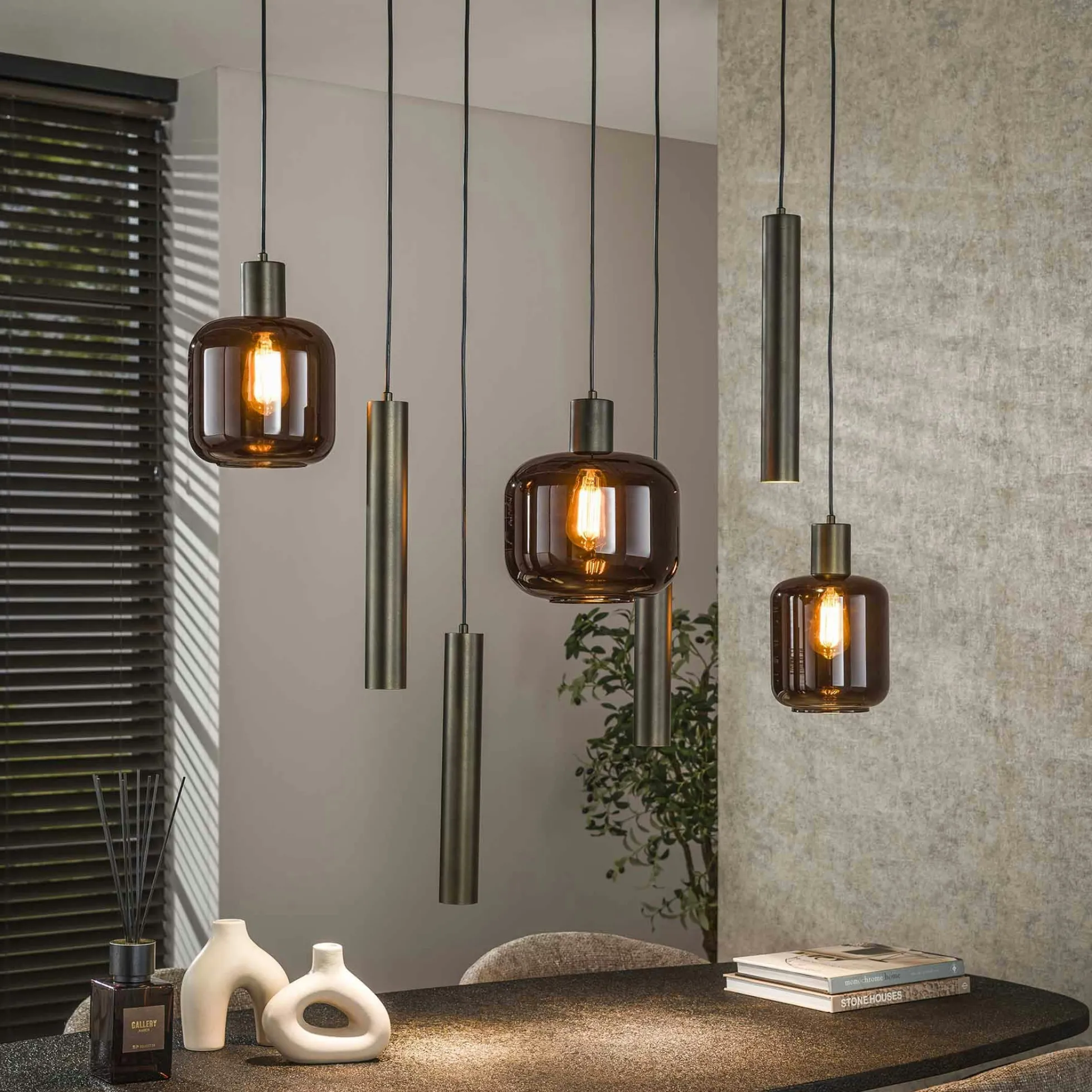 Suspension verre & métal – globes bruns + tubes bronze NOVA