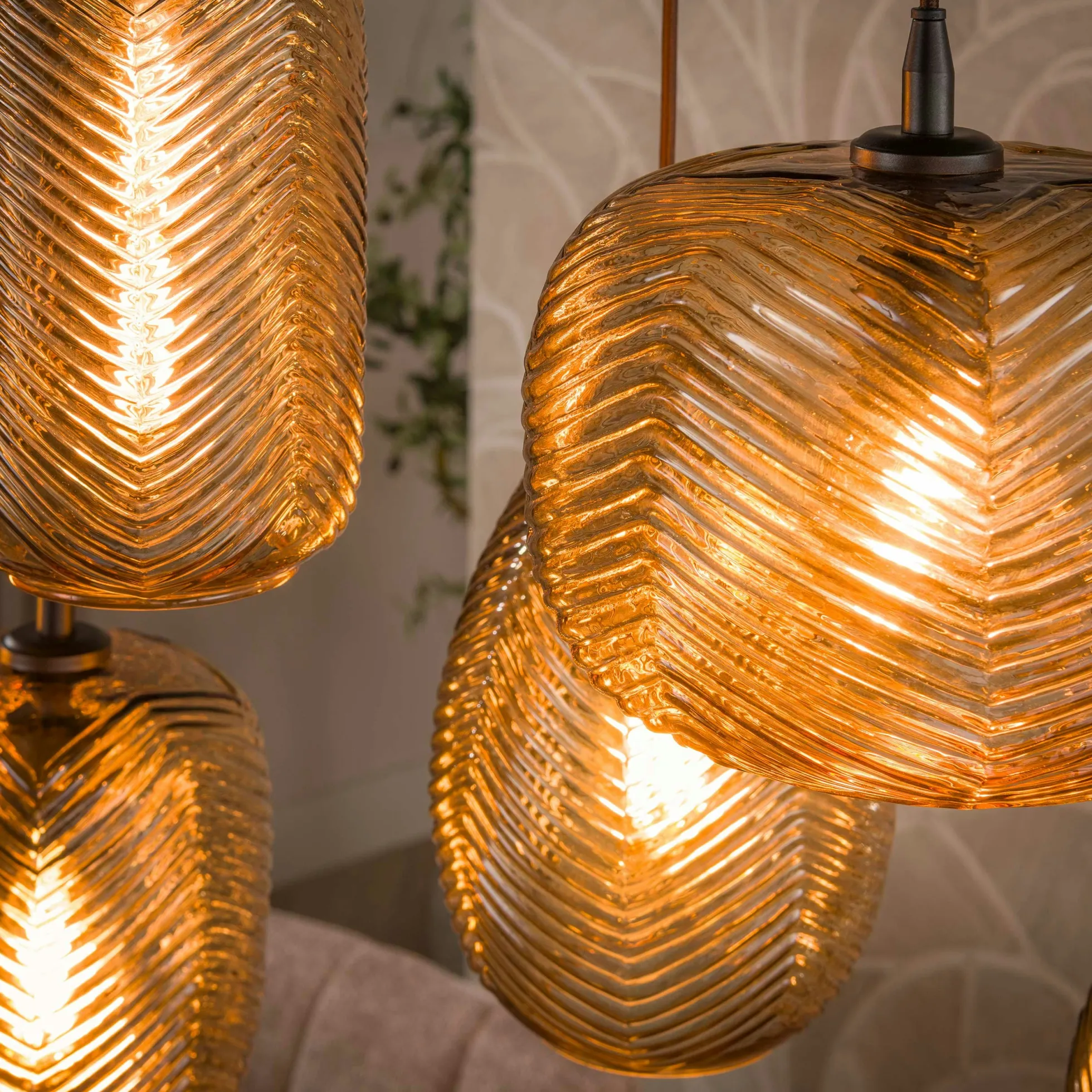 Suspension vintage verre brun fumé chevron 7 lampes NOVA