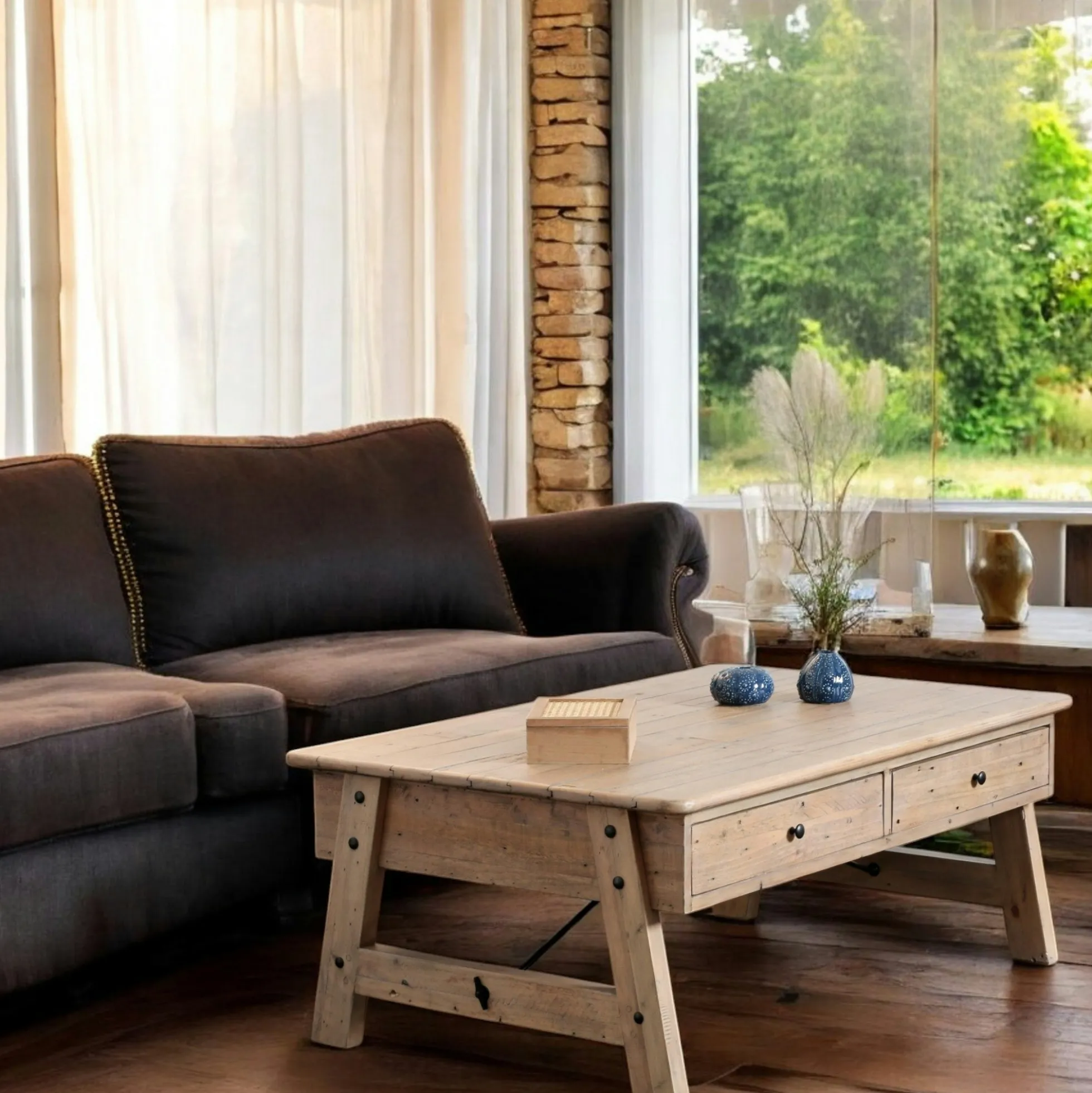 Table basse avec rangement bois recyclé clair tréteaux SALERNE