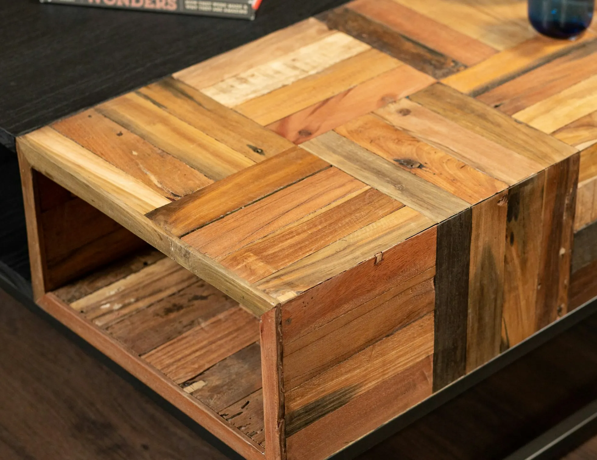 Table basse carrée bois recyclé de bateau métal DUMAI