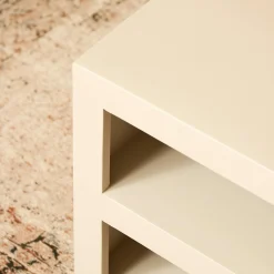 Table basse carrée bois sable avec rangement MONTARO