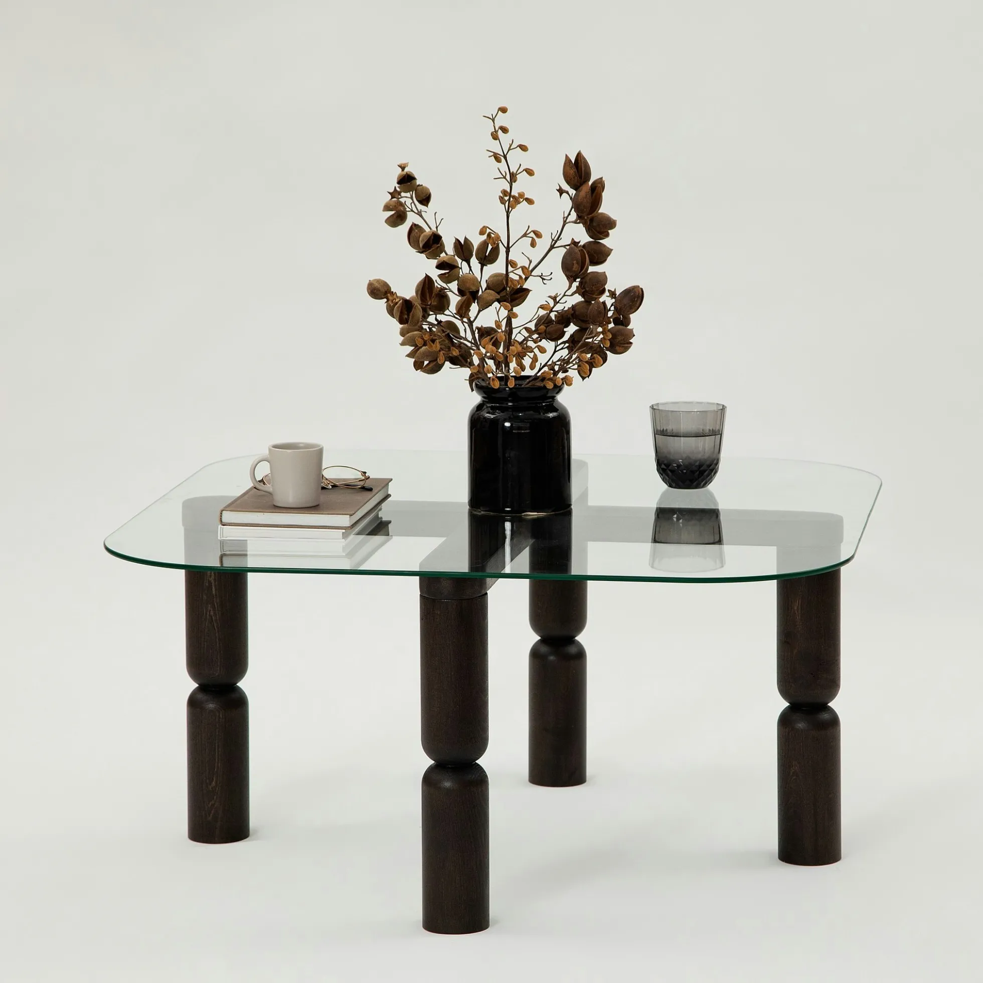 Table basse carrée en verre - pieds bois sculpté BOMA