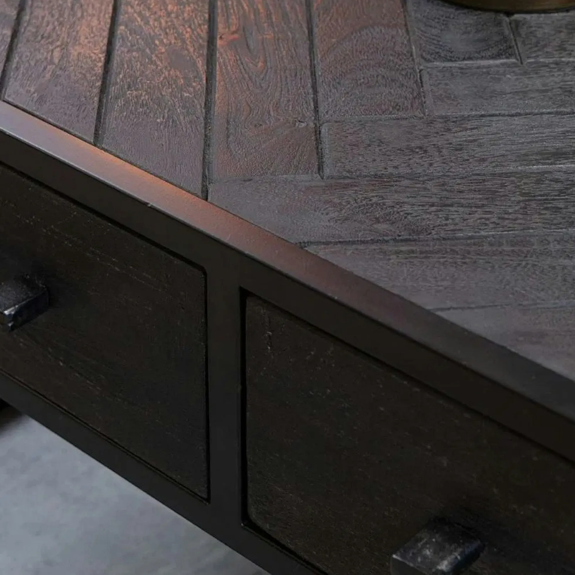 Table basse carrée noire en bois avec rangement ALVERA