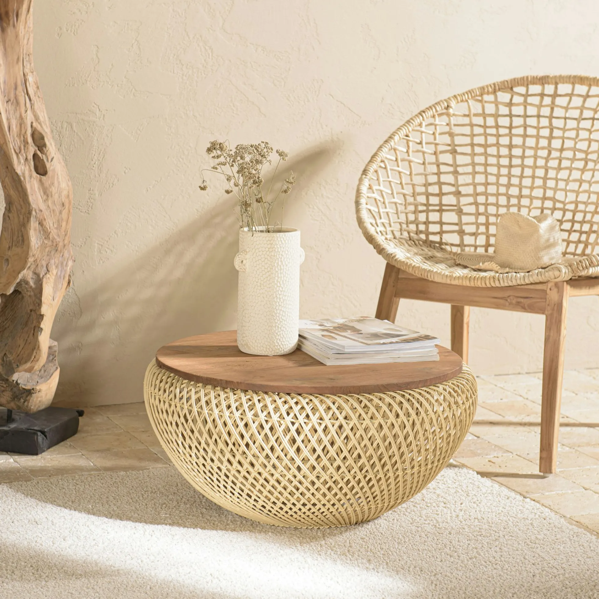 Table basse coffre ronde rotin beige et teck recyclé 66 cm SWING