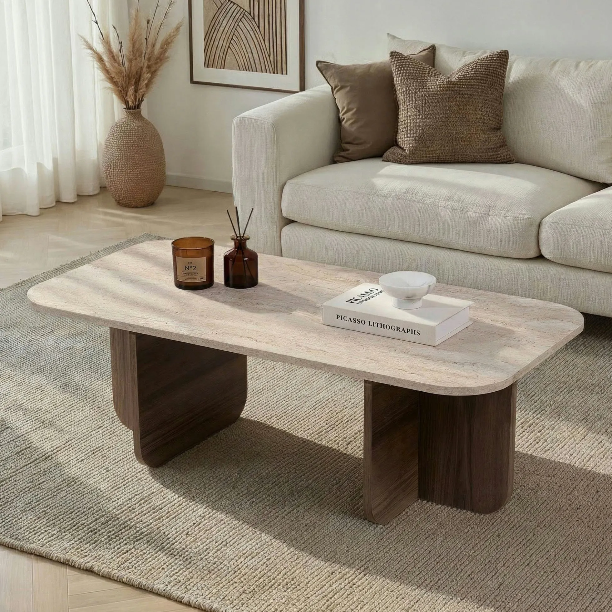Table basse design organique décor travertin et noyer MARFA