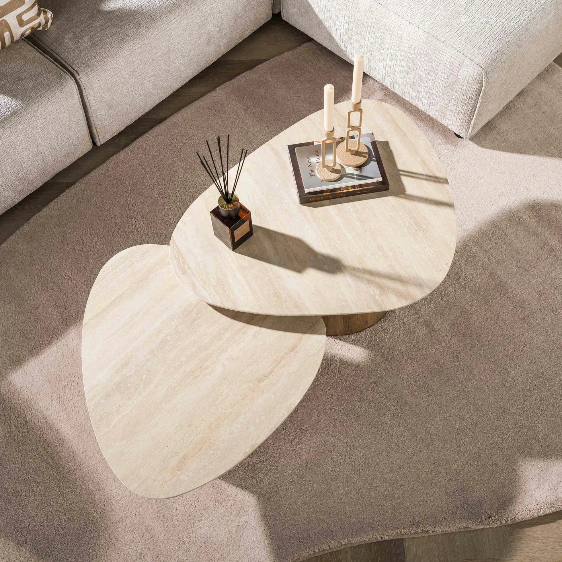Table basse design triangle effet travertin (lot de 2) ASCOLI