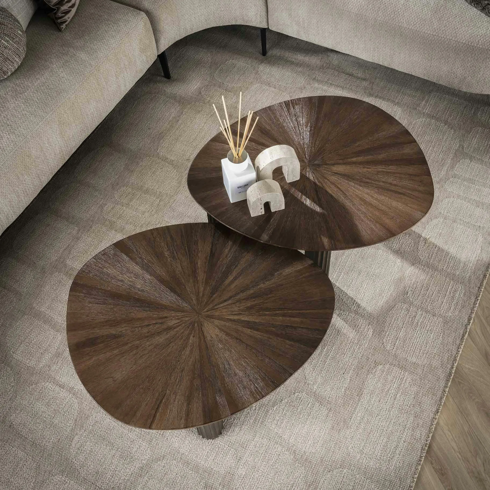 Table basse gigogne en bois de teck forme organique triangulaire (lot de 2) YOGY