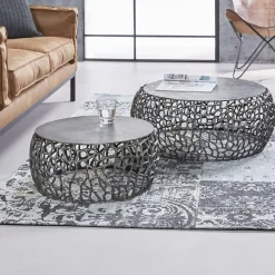 Table basse gigogne en métal gris motifs ajourés (2 pièces)