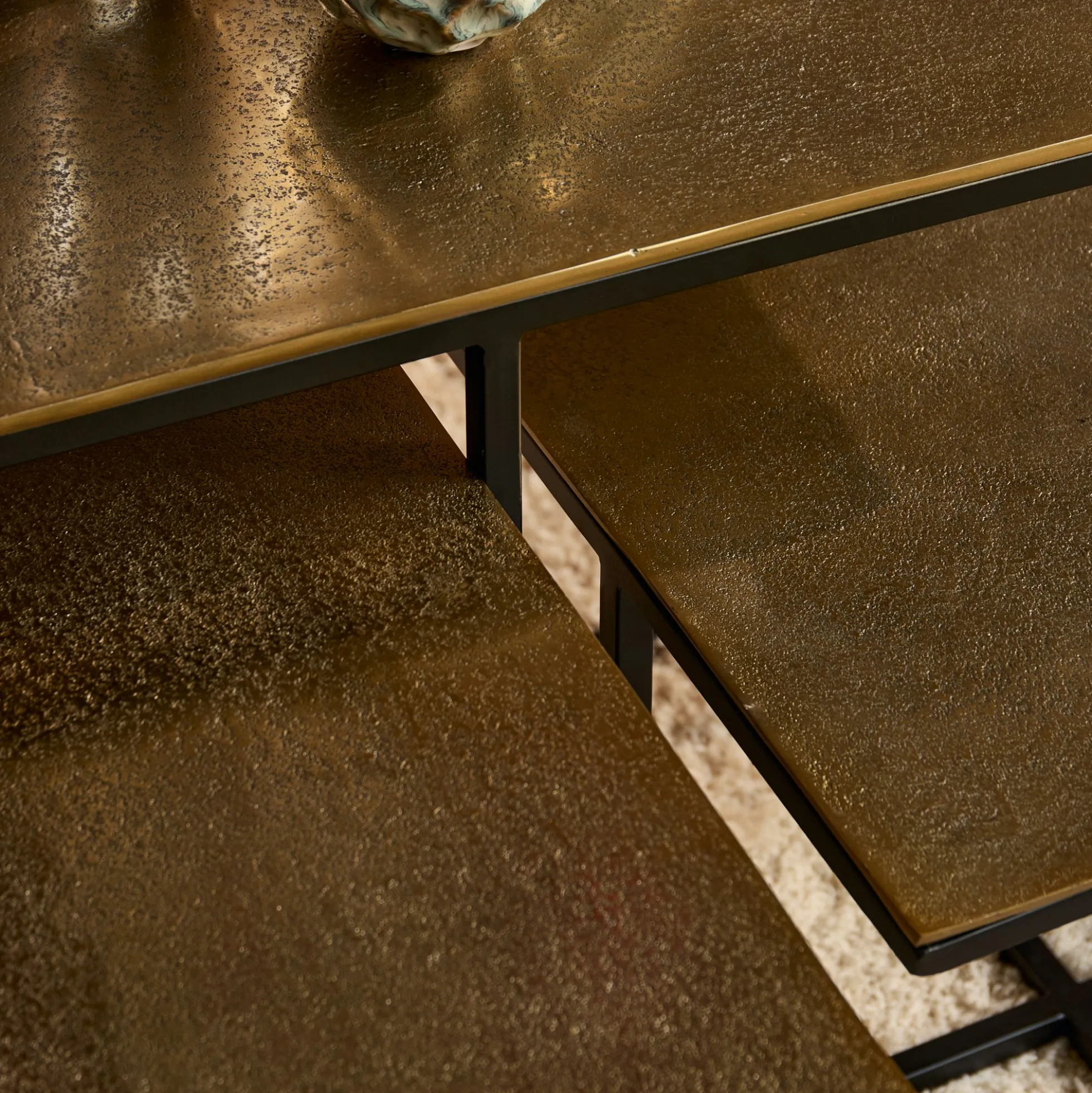 Table basse gigogne graphique à pieds croisés (lot de 3) KANO