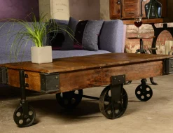 Table basse industrielle vintage bois recyclé roues LEEDS