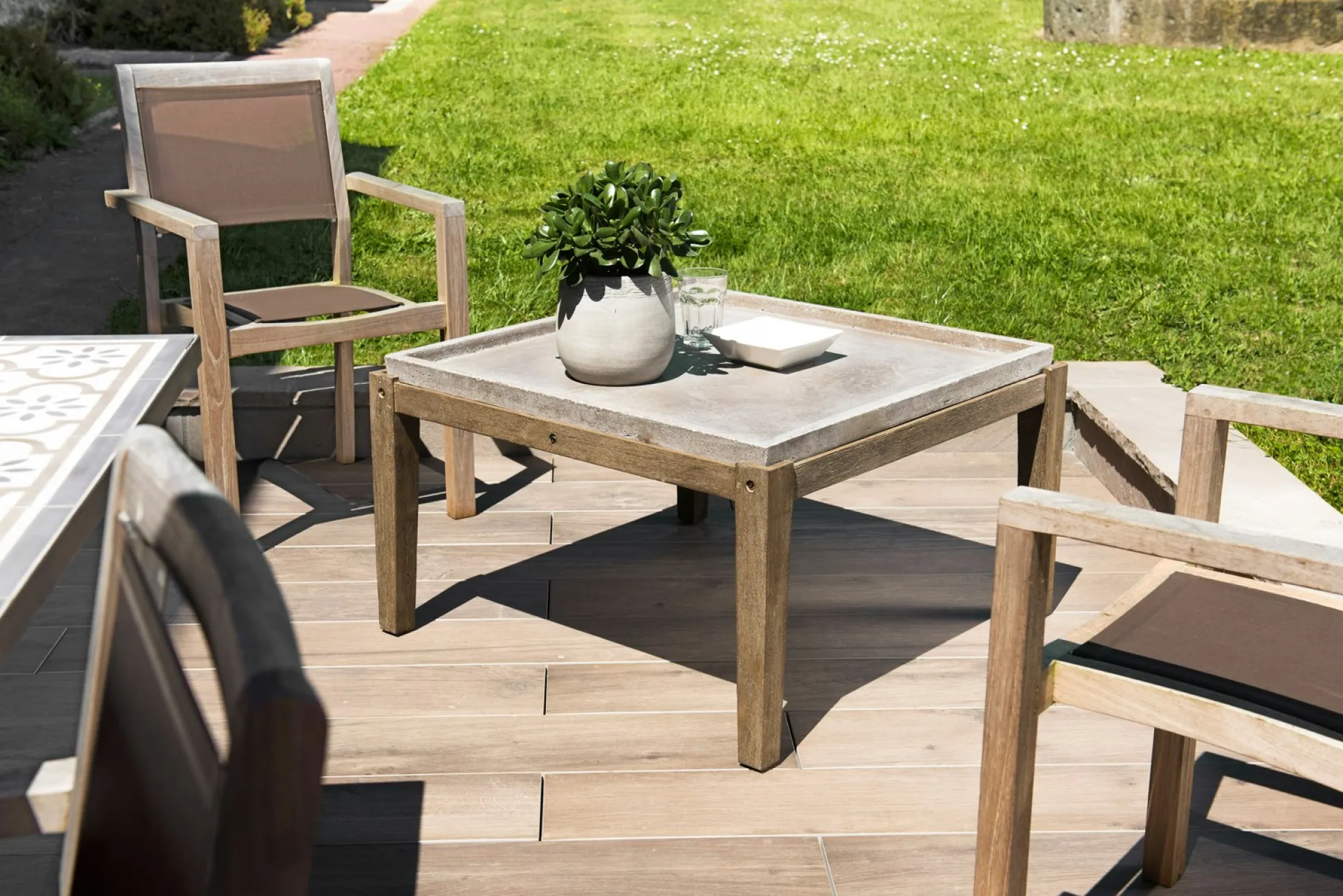 Table basse jardin acacia béton forme carrée GM HERCULE